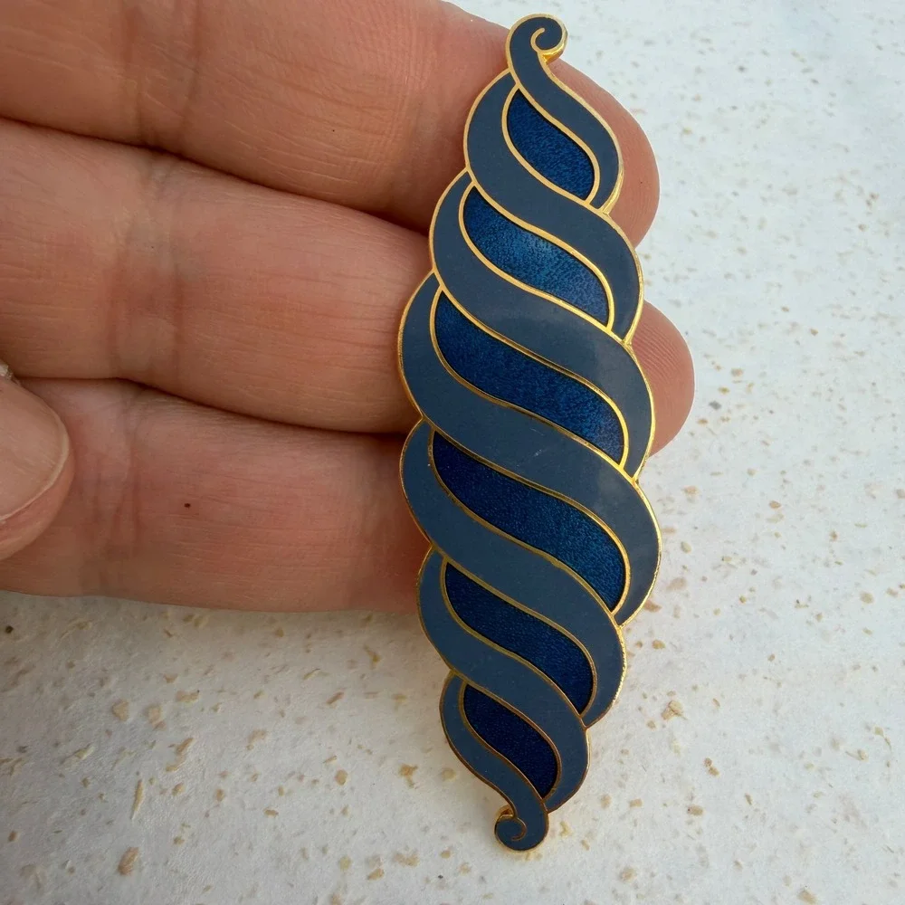Isle of Skye Vintage Blue Enamel Gold Tone Swirl Wave Brooch Pin Scottish Design